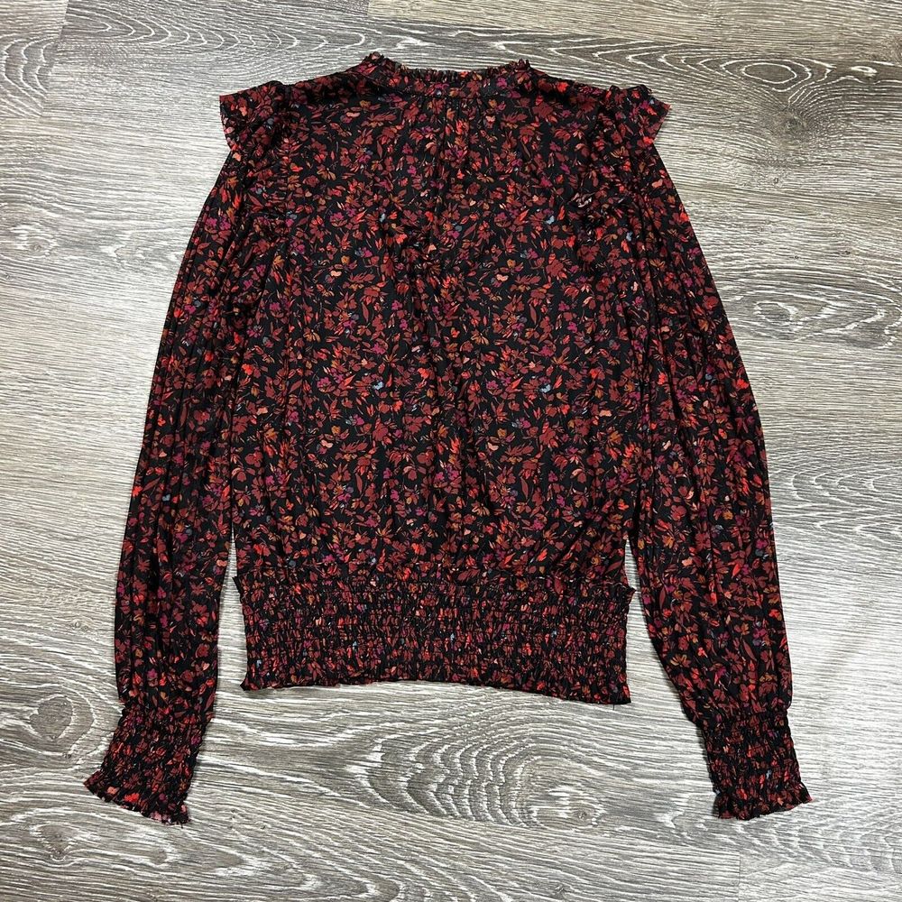 Evereve Black Floral V-Neck Smocked Waist Blouse - Picture 3 of 8